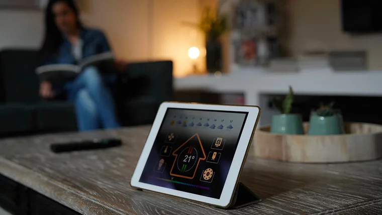Maison intelligente : les solutions domotiques essentielles en 2025